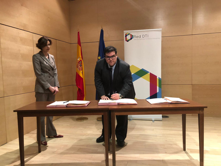 Almuñécar ya es Destino Turístico Inteligente tras la firma del convenio con RedDTI